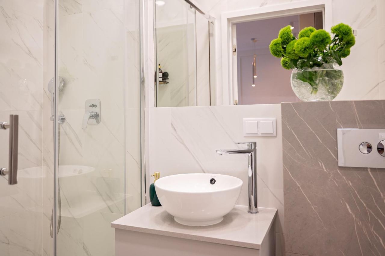 ורשה Mennica Residence - Grzybowska 43A מראה חיצוני תמונה