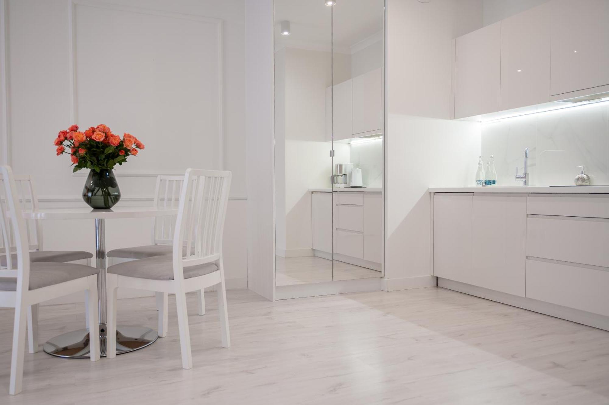 ורשה Mennica Residence - Grzybowska 43A מראה חיצוני תמונה