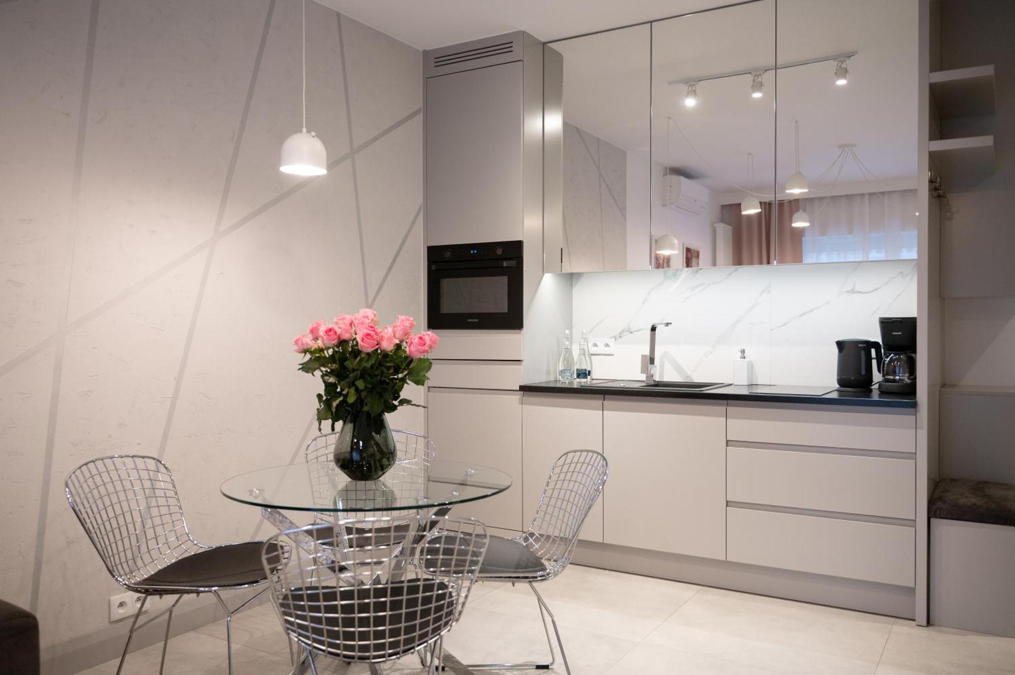 ורשה Mennica Residence - Grzybowska 43A מראה חיצוני תמונה